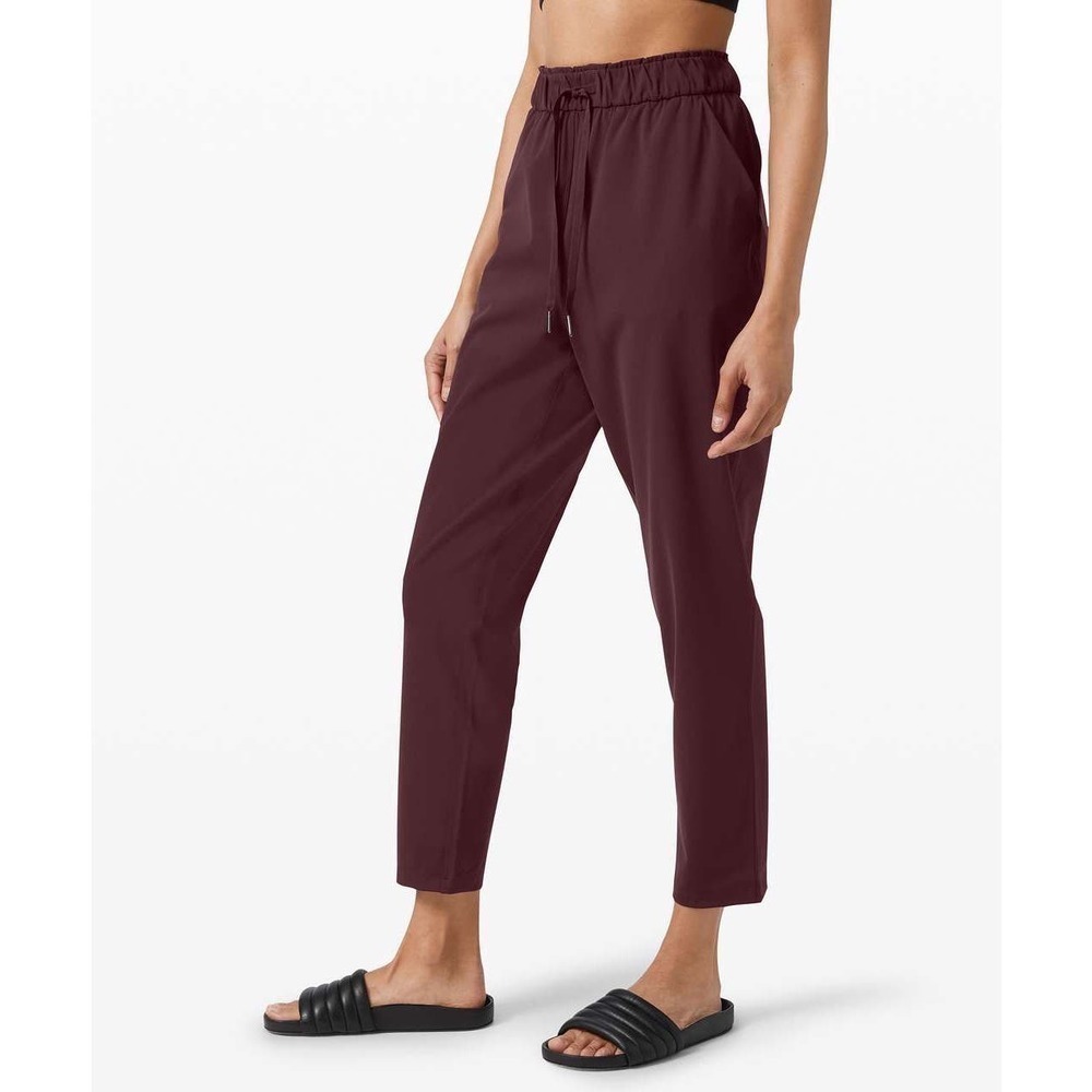 Lululemon Keep Moving 7/8 Pant Cassis Women’s Size 4‎